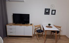 Adam Apartman